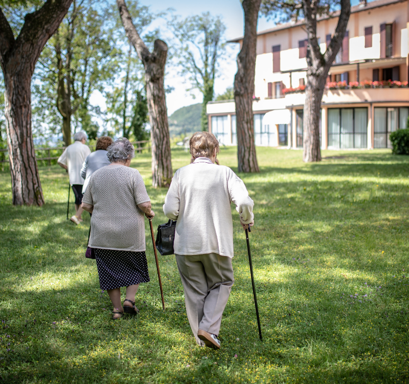 servizi casa bravi, assistenza per anziani, vacanza anziani lago di Garda